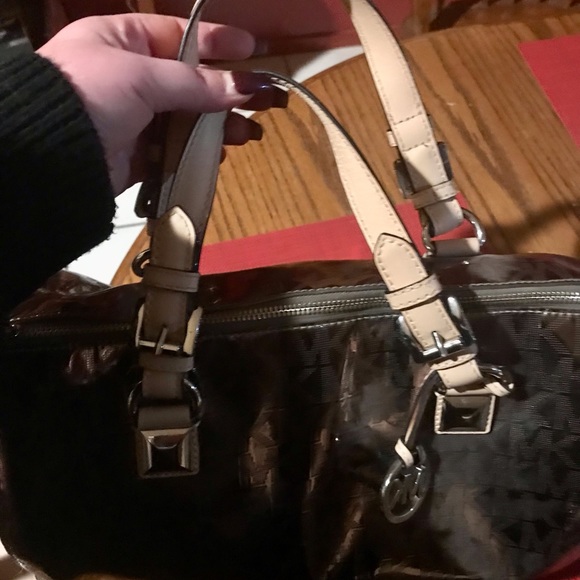 Very nice good condition Michael Kors tote
